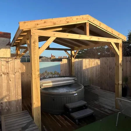 Seadream Luxury Hot Tub Homesweetholidayhomes Scarborough